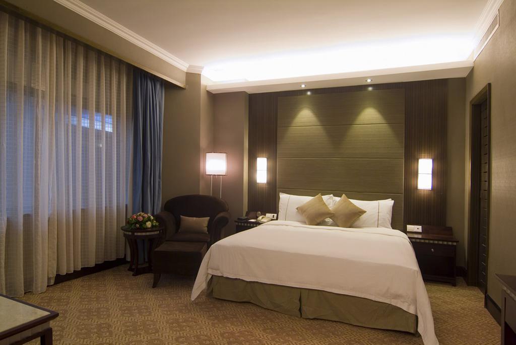 Shenzhen Hengfeng Haiyue International Hotel Room photo